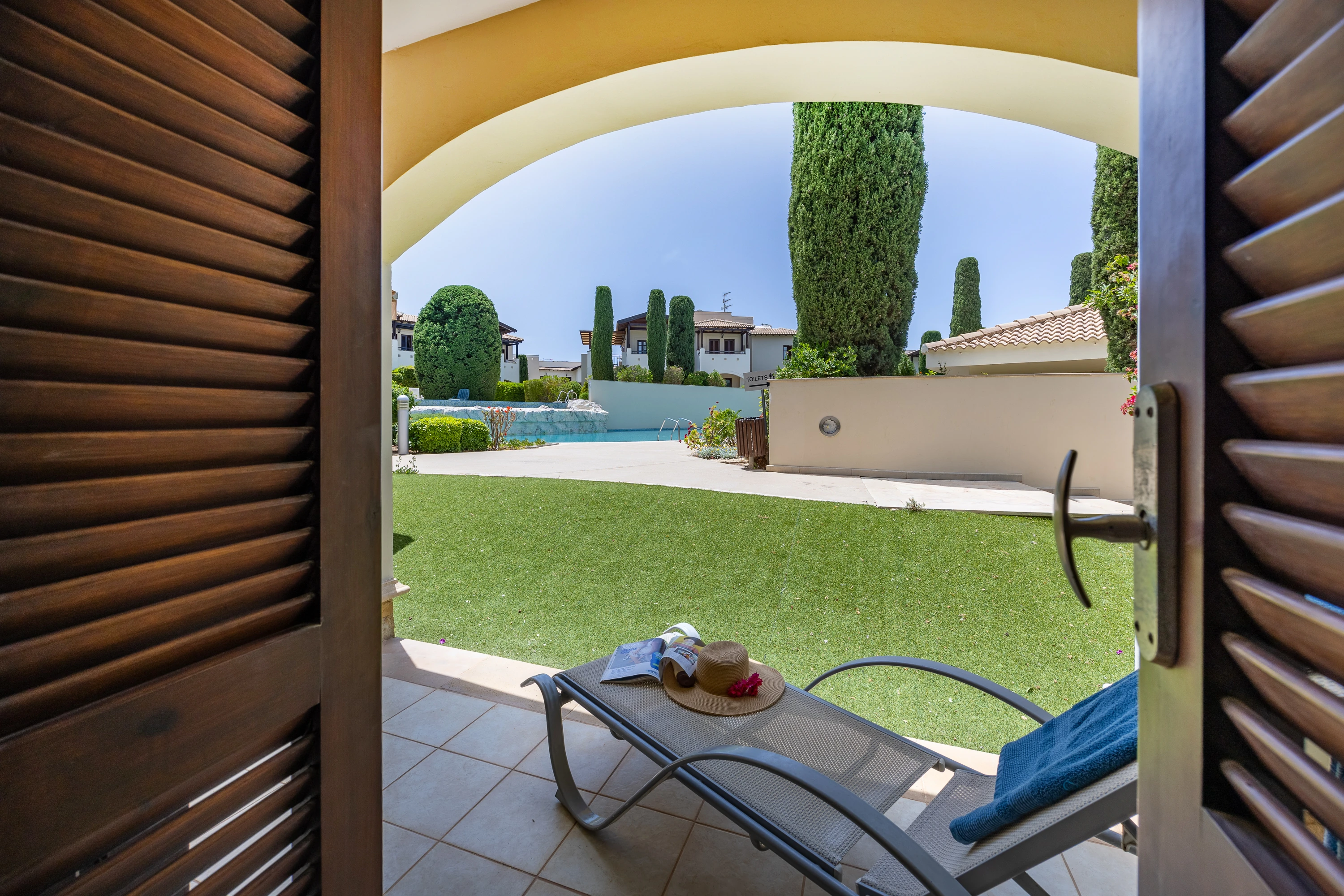 Aphrodite Hills apartment with pool and garden views